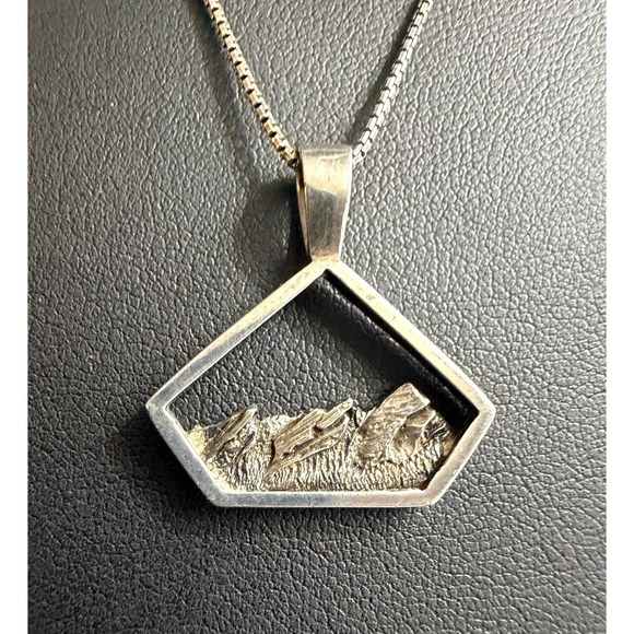925 Sterling Silver Jewelry - Sterling Silver 925 Mountain Range Geometric Pentagon Pendant Box Chain Necklace